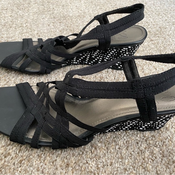 Strappy wedge sandals - Picture 4 of 4